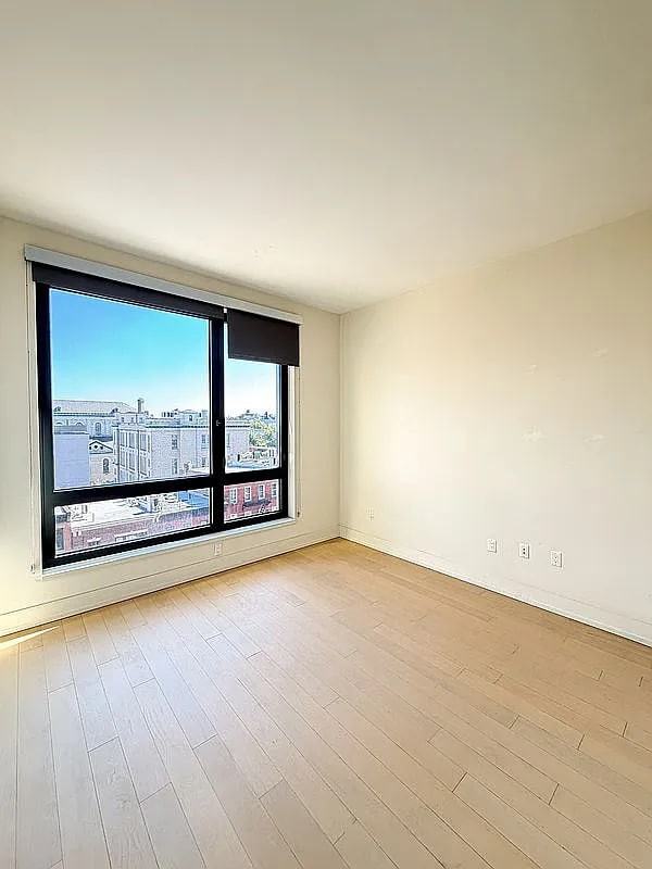 550 Vanderbilt Ave - Photo 5 of 9