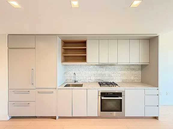 550 Vanderbilt Ave - Photo 7 of 9