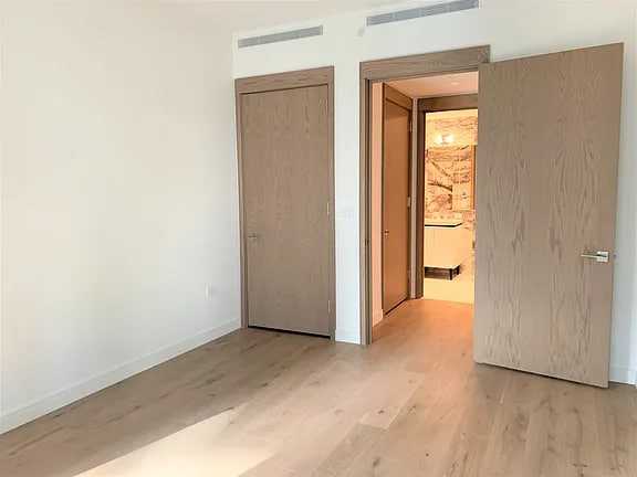 200 E 21St St - Photo 5 of 8