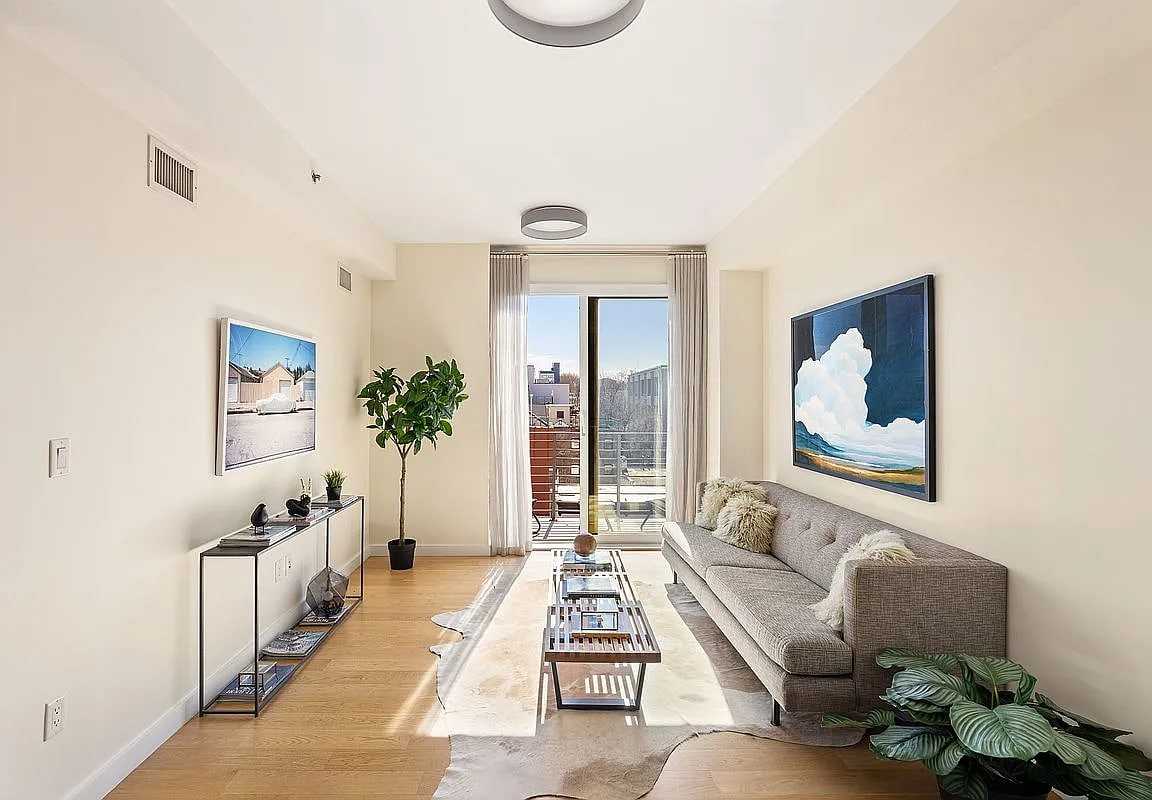 236 17Th St - Photo 4 of 6