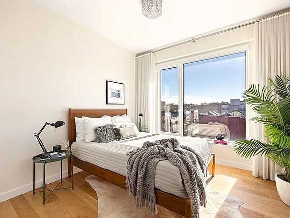 236 17Th St - Photo 5 of 6