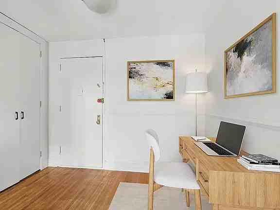 400 E 17Th St - Photo 6 of 8