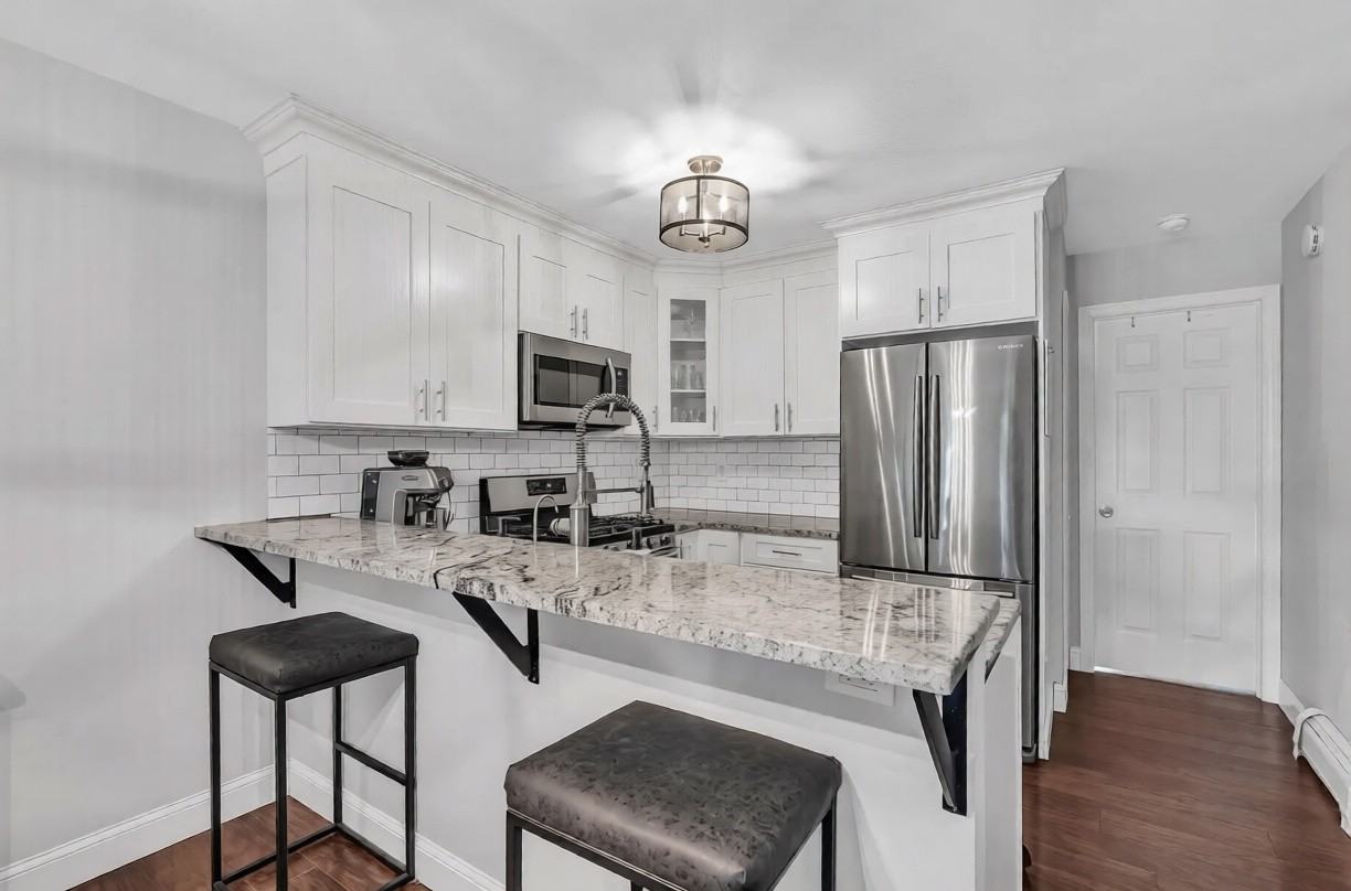 302 Hackensack St - Photo 5 of 18