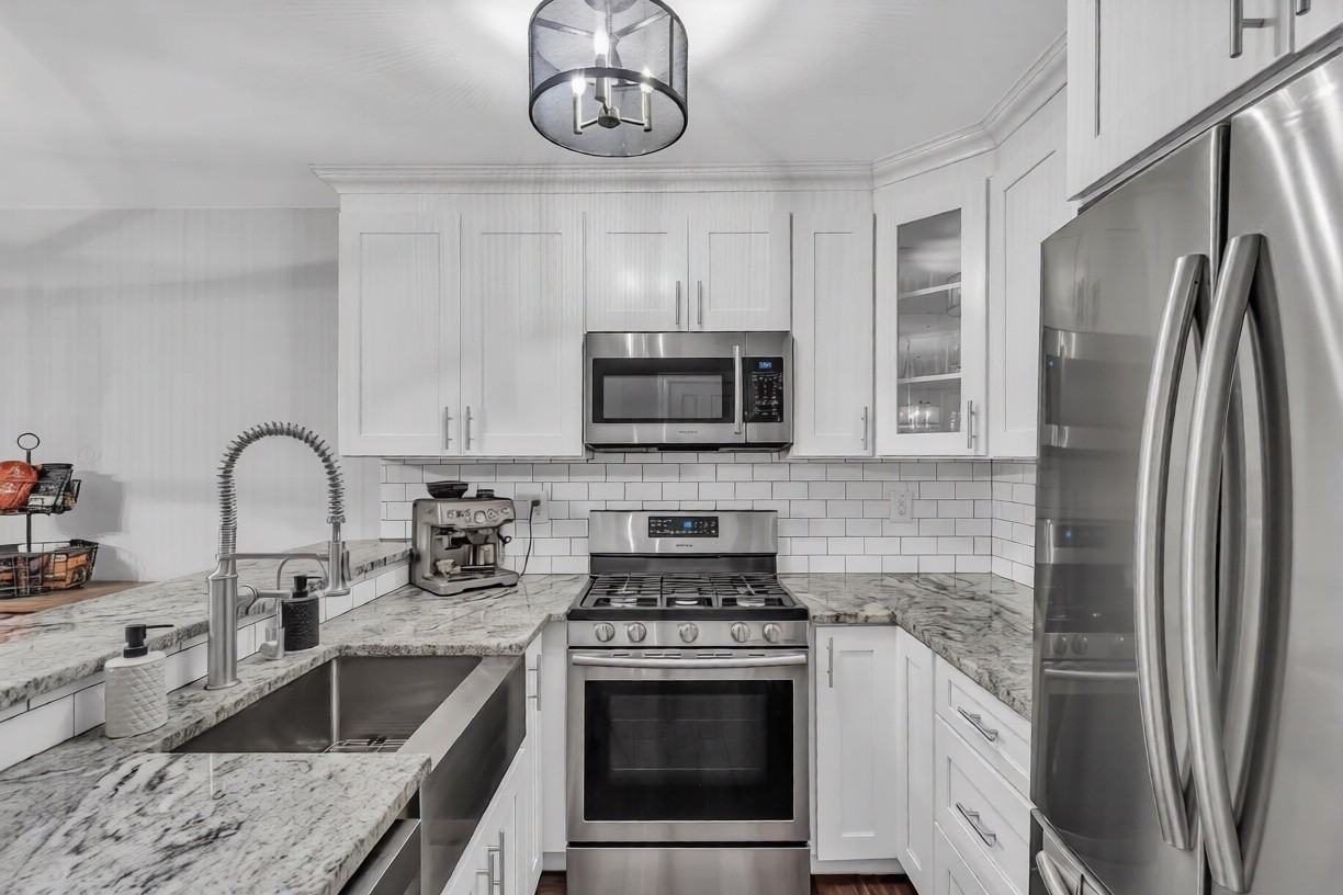 302 Hackensack St - Photo 6 of 18