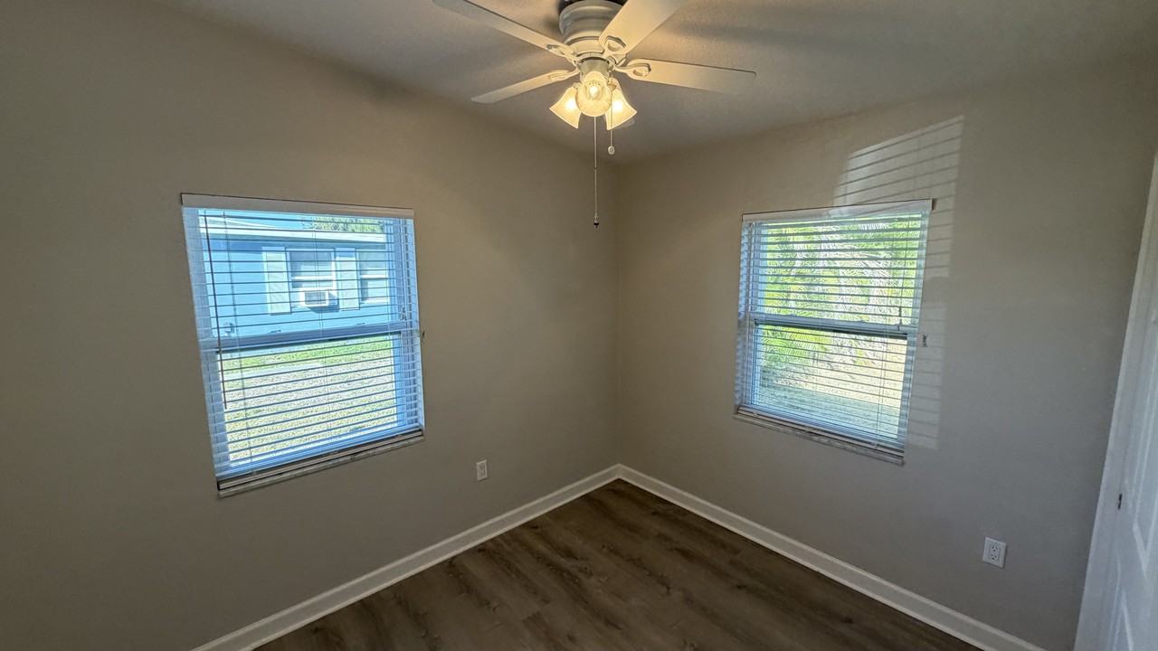 21488 Olean Blvd - Photo 5 of 13