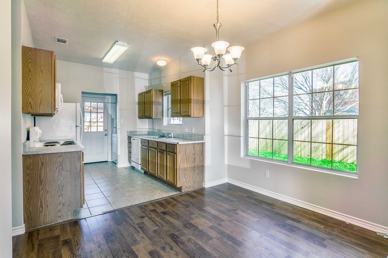 1500-1502 Maglothin Ct - Photo 2 of 16