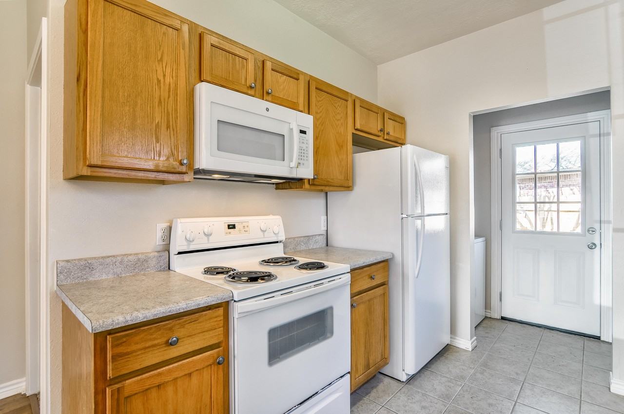 1500-1502 Maglothin Ct - Photo 3 of 16