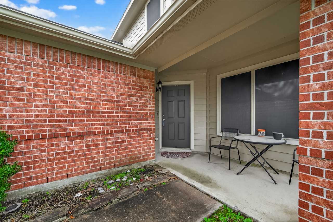 10902 Clear Villa Ln - Photo 5 of 40