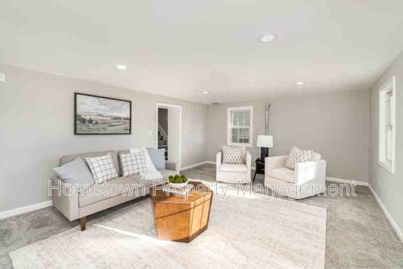 28 W Main St - Photo 5 of 12