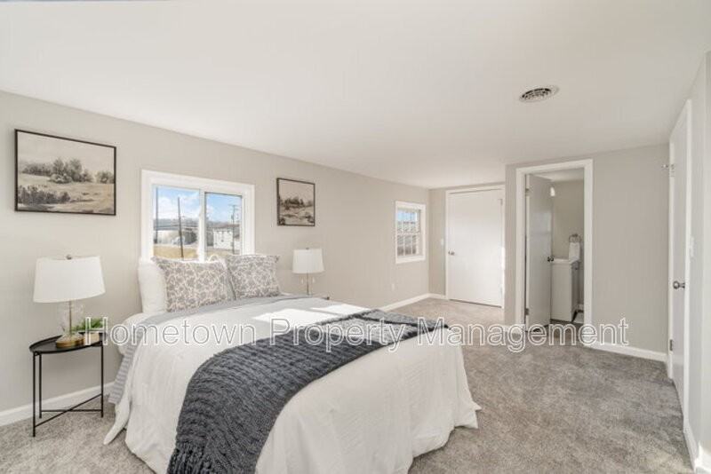 28 W Main St - Photo 7 of 12