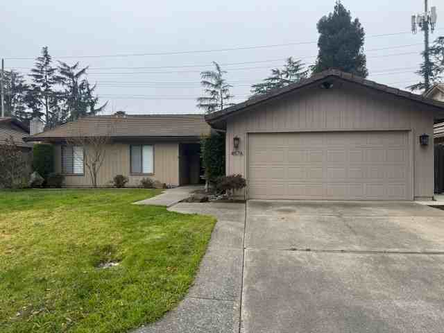 4576 Winding River Cir - Photo 4 of 6