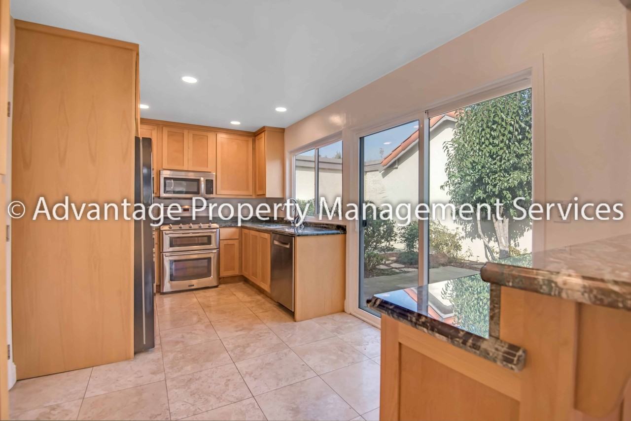 1413 Calle Enrique - Photo 5 of 16