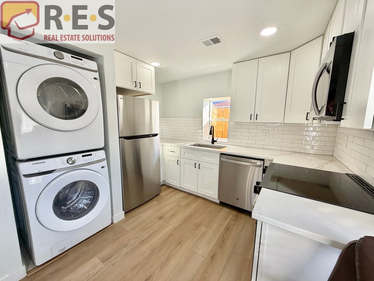 4310 Steele St - Photo 2 of 10