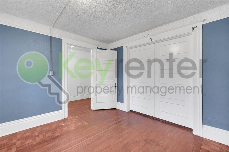 1827 T St #2 - Photo 4 of 24