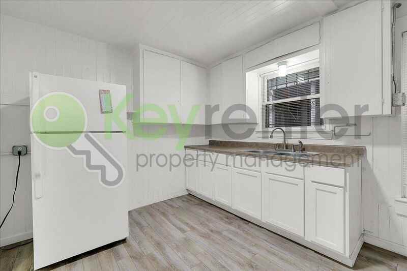 1827 T St #2 - Photo 5 of 24