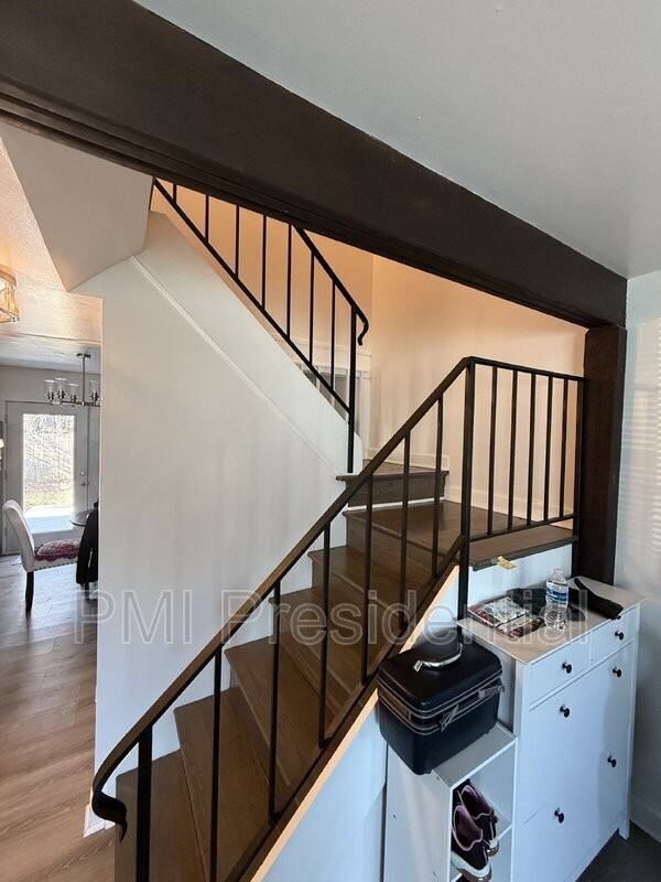 10112 Purcell Rd - Photo 4 of 17