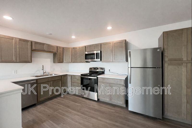 3440 11th Ave S #05 - Photo 5 of 17