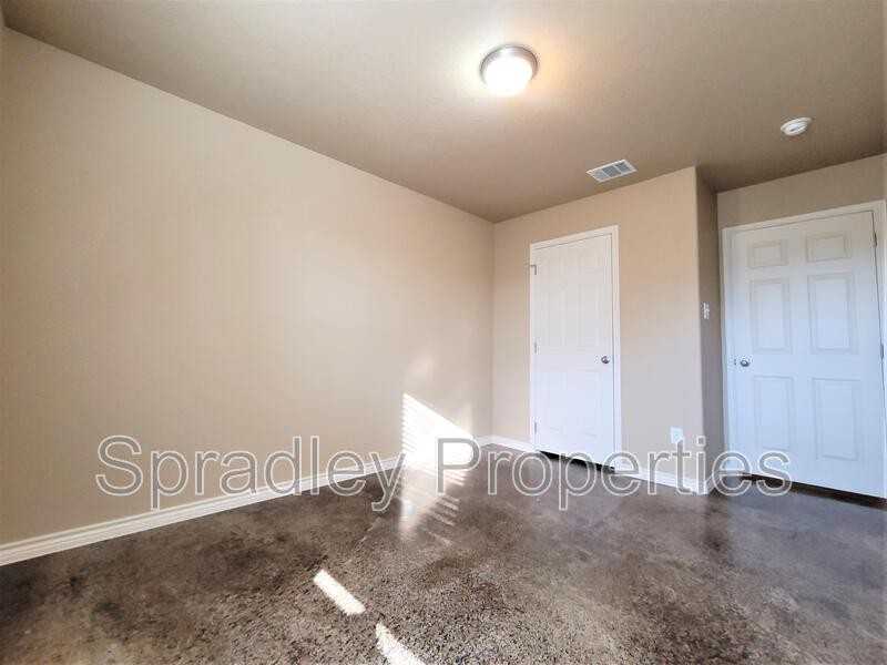 1510 Brazos Rd - Photo 5 of 10