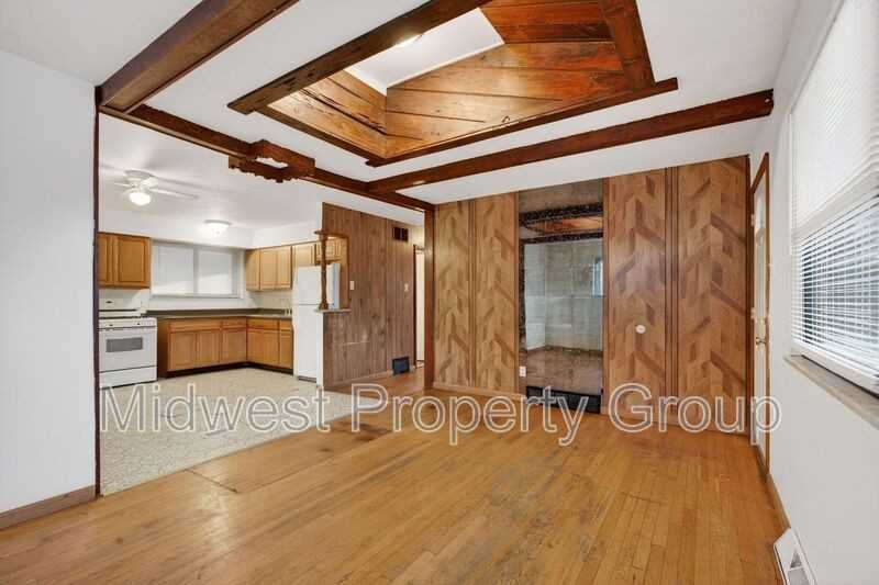 1156 Cove Ln - Photo 5 of 29