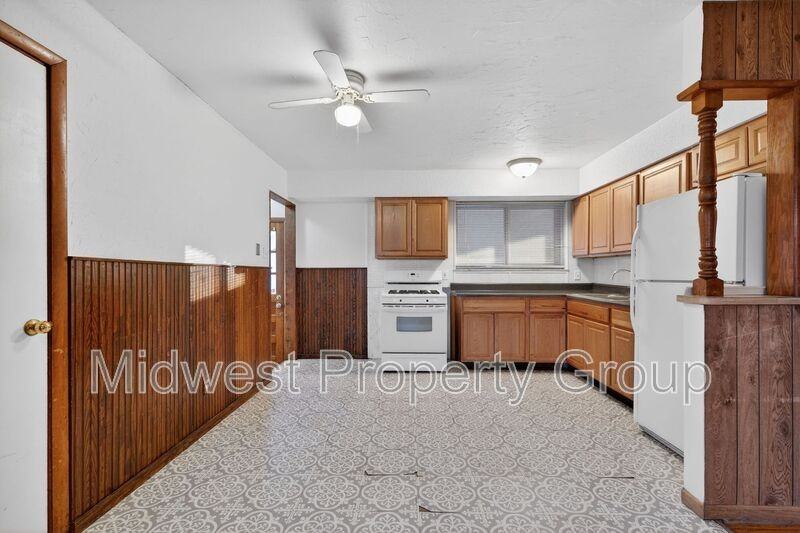 1156 Cove Ln - Photo 7 of 29