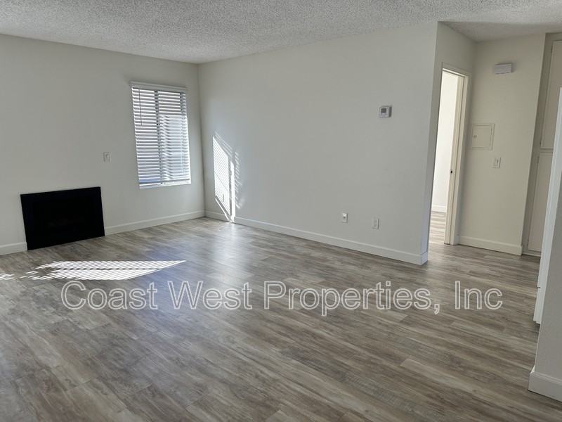 3563 Roosevelt St - Photo 2 of 25