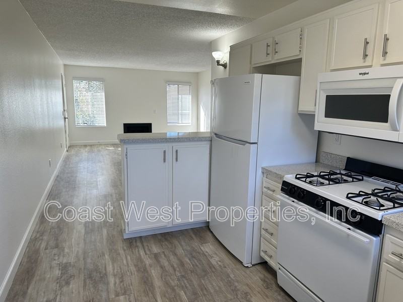 3563 Roosevelt St - Photo 5 of 25