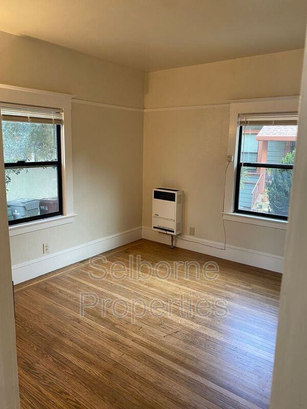 754 55th St - Photo 5 of 15