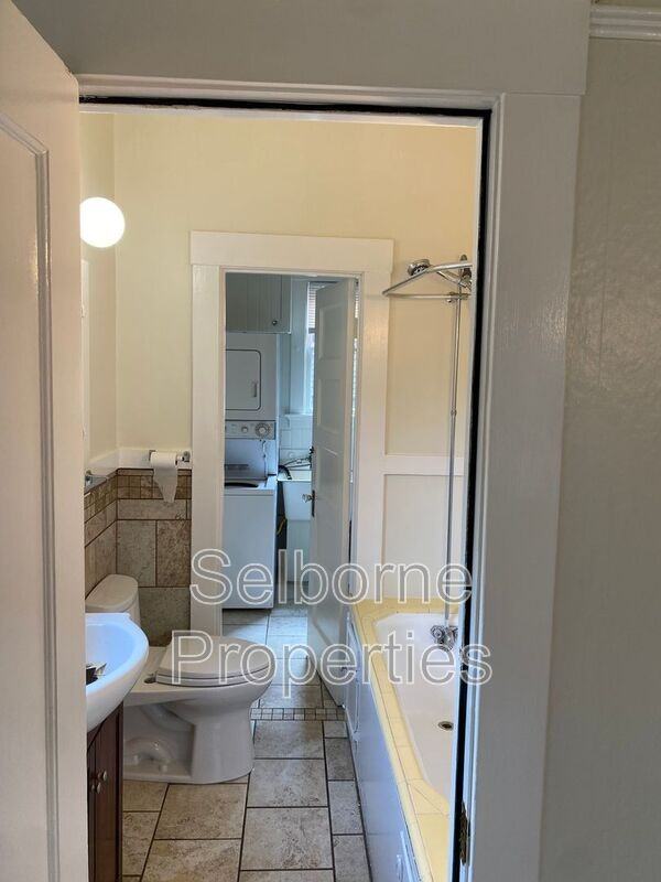 754 55th St - Photo 6 of 15