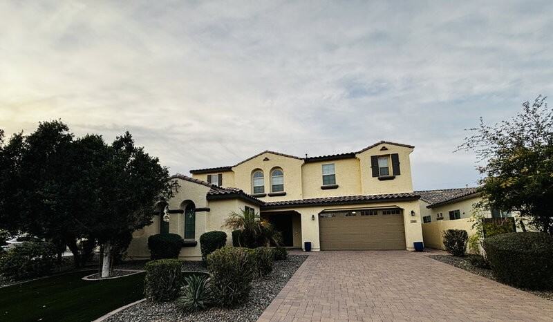 2565 E Ebony Dr - Photo 2 of 5