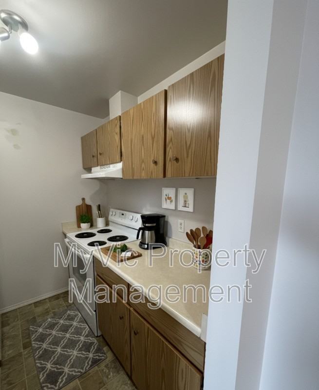 3007 35 St Nw - Photo 4 of 17