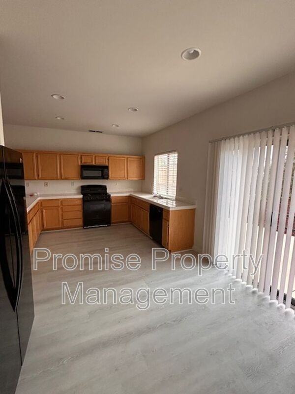 1281 Avenida Amistad - Photo 3 of 19