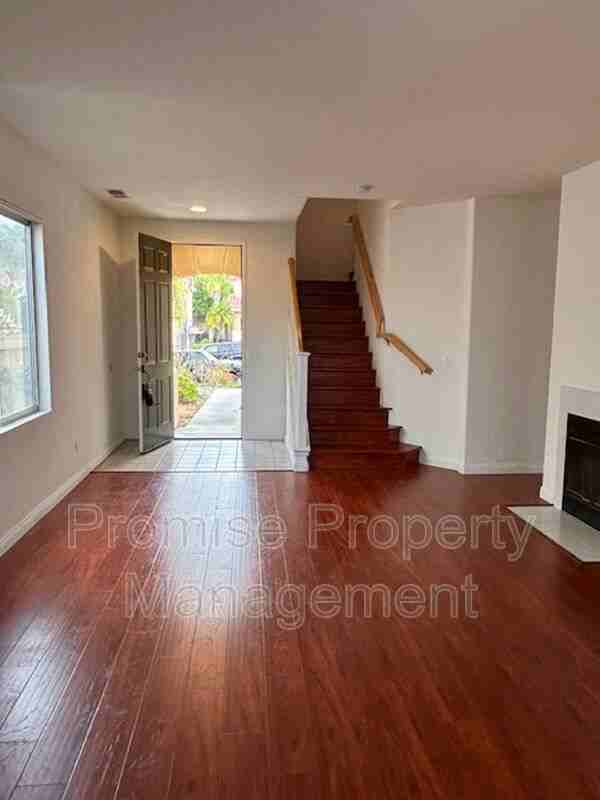 1281 Avenida Amistad - Photo 4 of 19