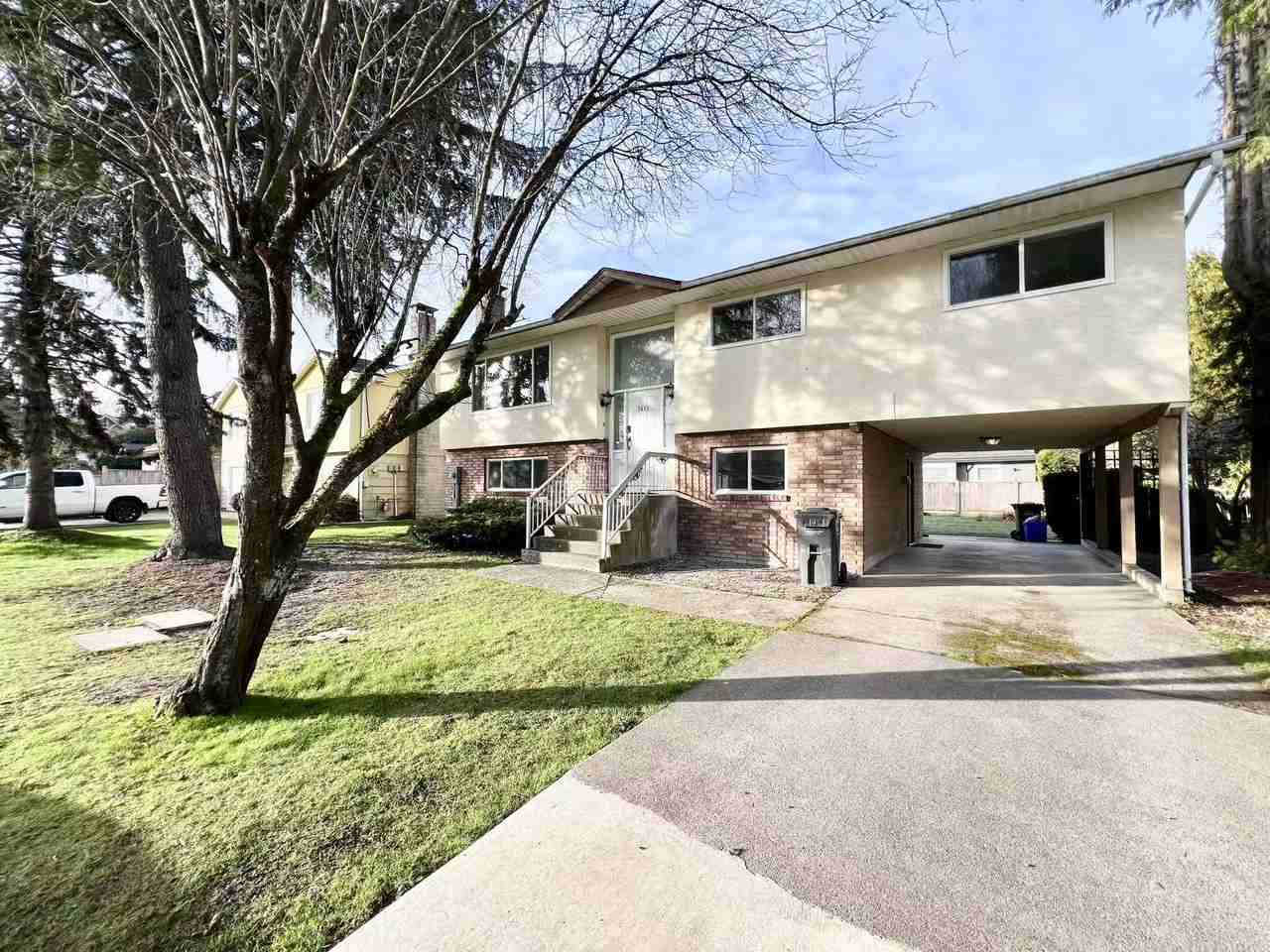 7411 Thormanby Crescent - Photo 6 of 10