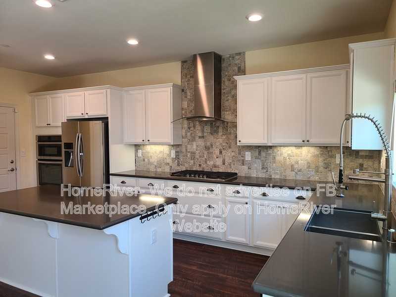 2912 Longboat Key Way - Photo 2 of 25