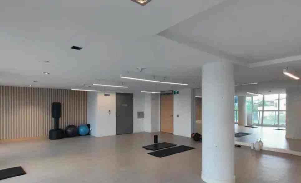 Parliament St - Photo 6 of 6