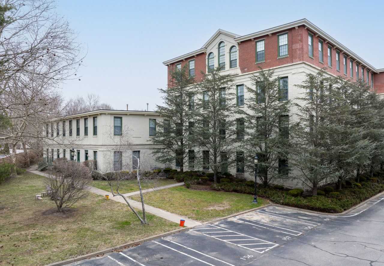 15 Higgins St #201 - Photo 2 of 15