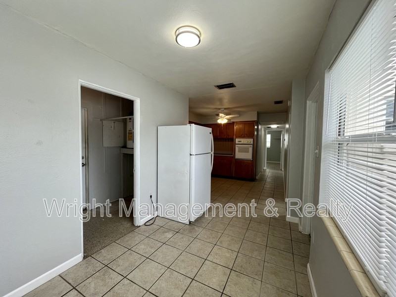 10731 108th St - Photo 7 of 16