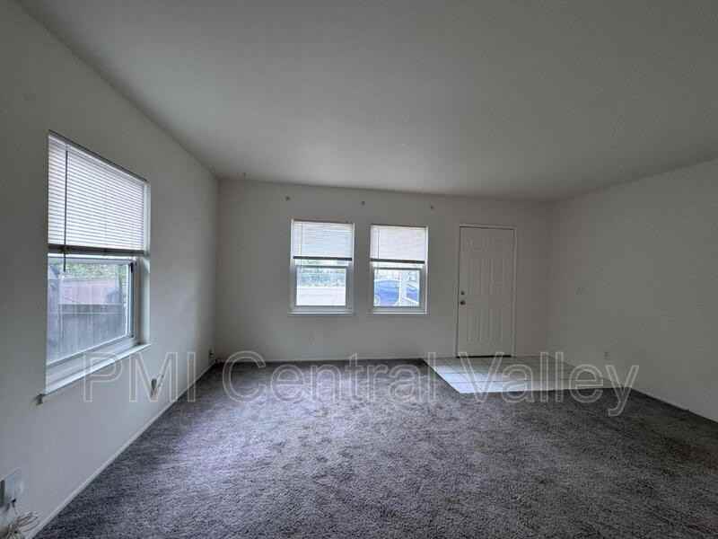 136 E Stadium Dr - Photo 6 of 24