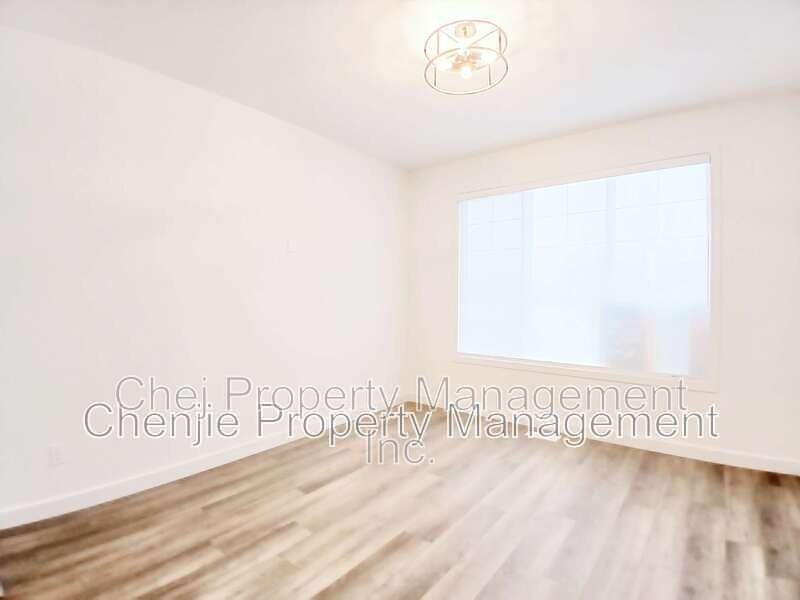 20935 20 Ave Nw - Photo 2 of 21