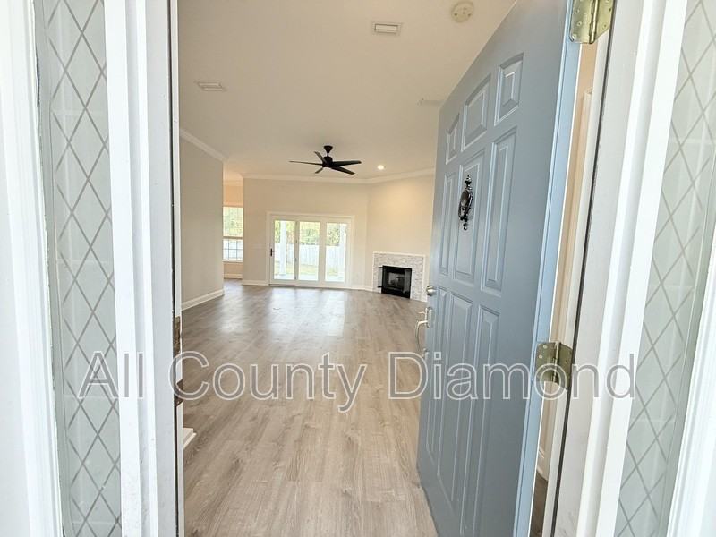 334 Hidden Island Dr - Photo 4 of 43