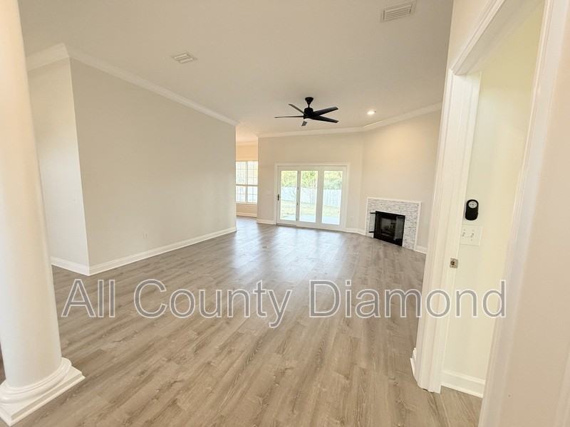 334 Hidden Island Dr - Photo 5 of 43