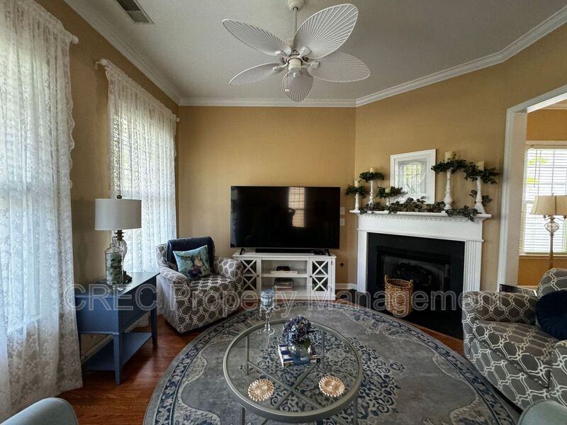 105 Barberry St - Photo 3 of 29