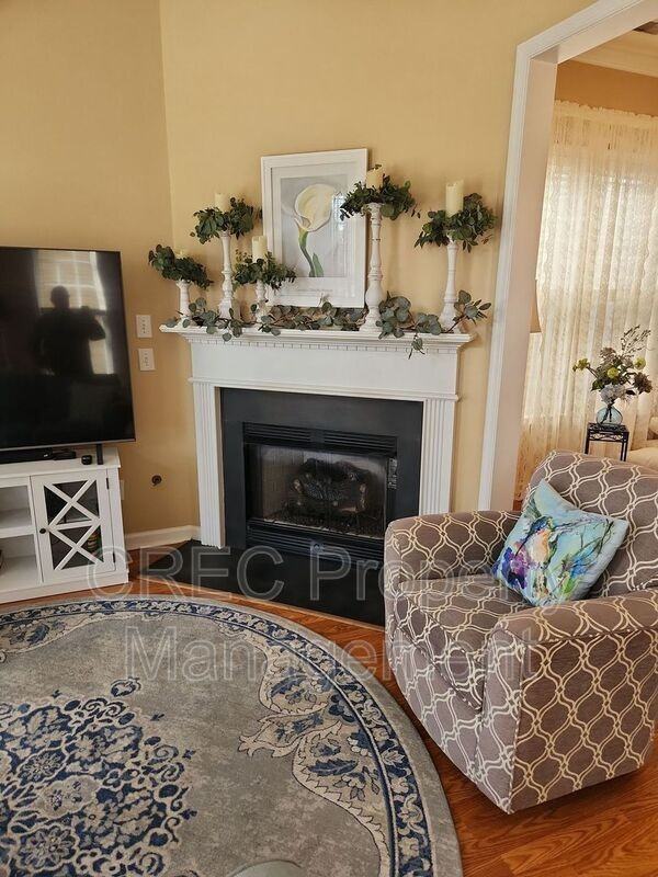 105 Barberry St - Photo 4 of 29