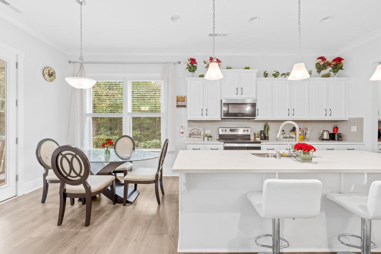 1727 Grace Ln - Photo 7 of 50