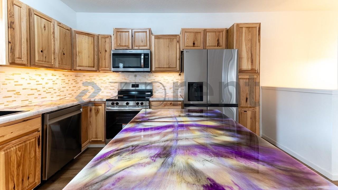 307 E Thorn St - Photo 7 of 37