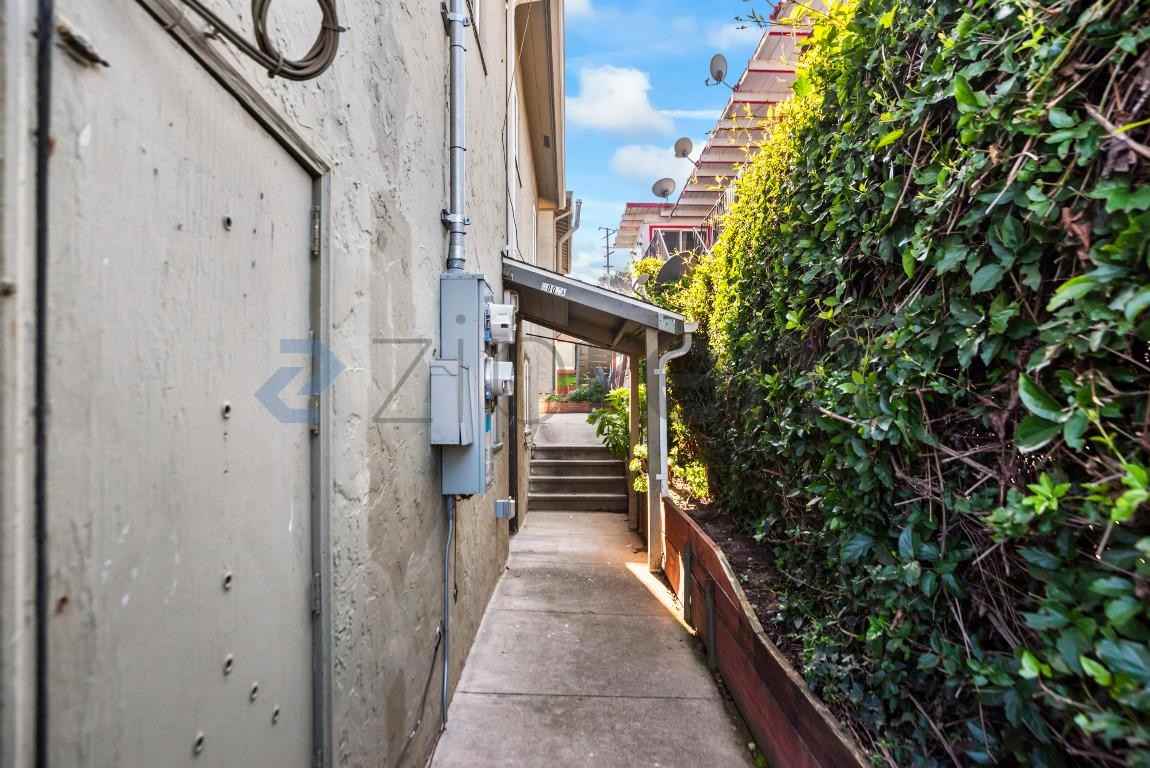 6000 Bayview Ave #6000A - Photo 4 of 25