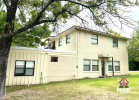 featured image of 202 E Arkansas St