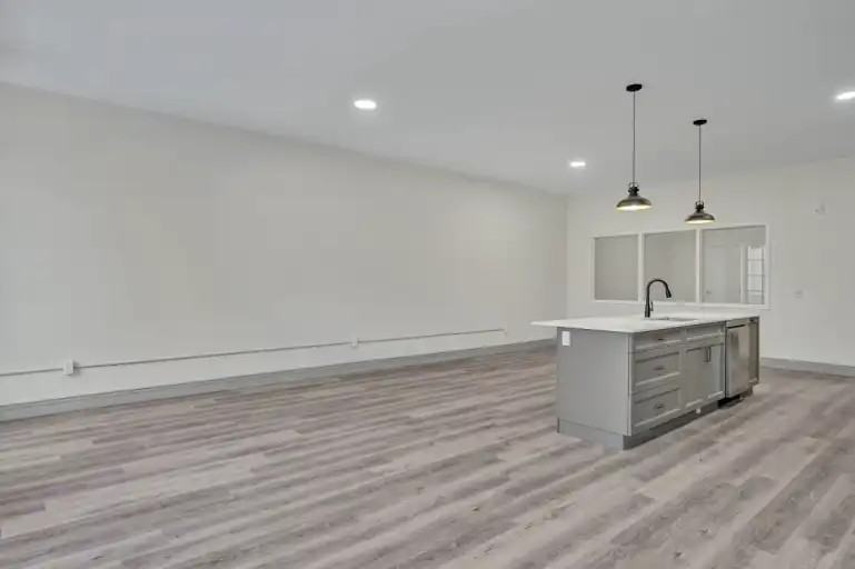 380 George St N #1B - Photo 4 of 6