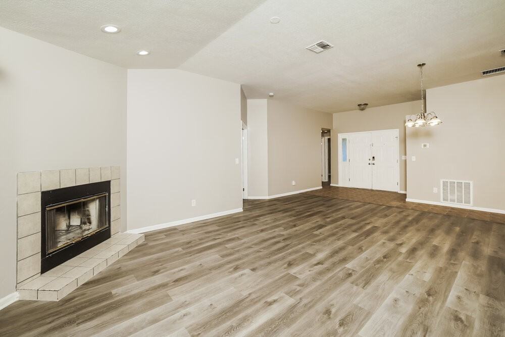 10415 Copperwood Dr - Photo 4 of 16