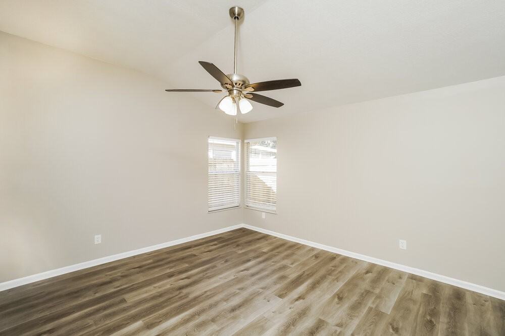 10415 Copperwood Dr - Photo 5 of 16